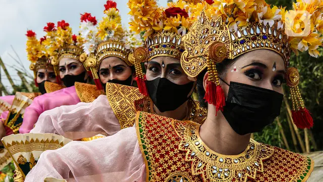 Fashion, Teatrikal dan Tari Nusantara Menyambut Hari Kartini