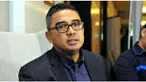 Untaian kata duka pun mengalir di jejaring sosial milik presenter asal Bandung tersebut.
