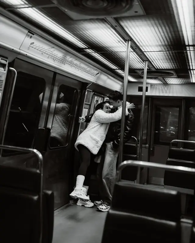 6 Potret romantis Nikita Mirzani dan Matthew Gilbert liburan di Paris, mesra bak remaja kasmaran