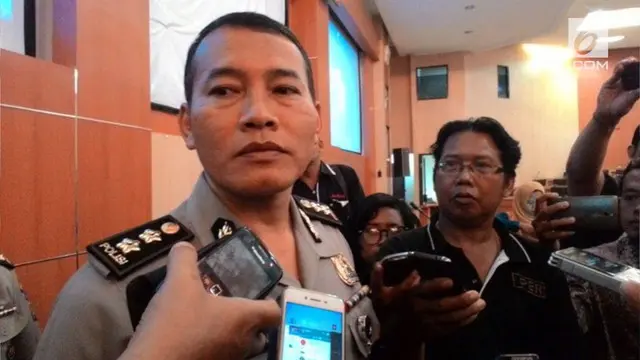 Seorang anggota Brimob Polda Bali diserang dan dianiaya hingga tak sadarkan diri di parkiran hotel di Jimbaran, Bali. 