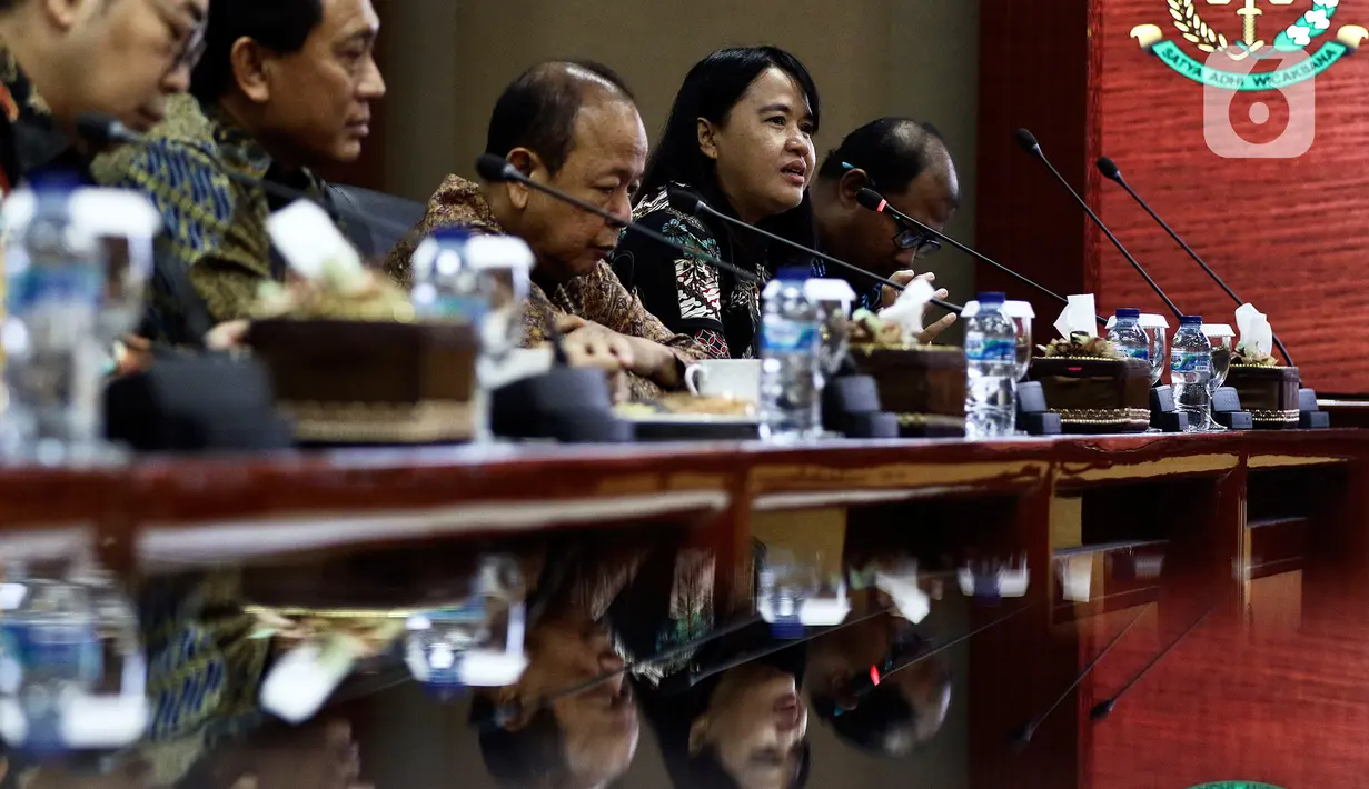Jajaran EMTEK Group dan SCM melakukan pertemuan dengan Jaksa Agung ST Burhanuddin di Kejaksaan Agung (Kejagung), Jakarta, Kamis (27/2/2020). Pertemuan tersebut dalam rangka silaturahim sekaligus membahas peranan media bagi masyarakat luas. (Liputan6.com/JohanTallo)