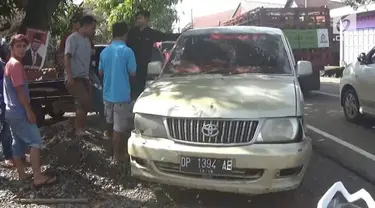 Sebuah minibus pemudik yang akan rayakan Natal di kampung halaman alami kecelakaan di Jalur Trans Sulawesi. Tercatat belasan orang terluka akibat kejadian ini.