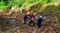 Beratnya medan yang dilalui Ibnu Jamil dan tim (Foto: Wisnu 'Gareng')