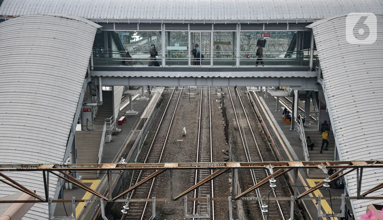 Pengembangan yang dilakukan di antaranya yaitu, pembangunan stasiun baru, penambahan jalur kereta dari empat menjadi enam jalur, penambahan peron dari dua menjadi empat, dan penataan fasilitas integrasi antarmoda. (merdeka.com/Iqbal S. Nugroho)