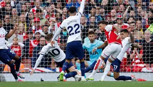 Arsenal Incar Kapten Tottenham Cristian Romero, Spurs Langsung Pasang Tembok