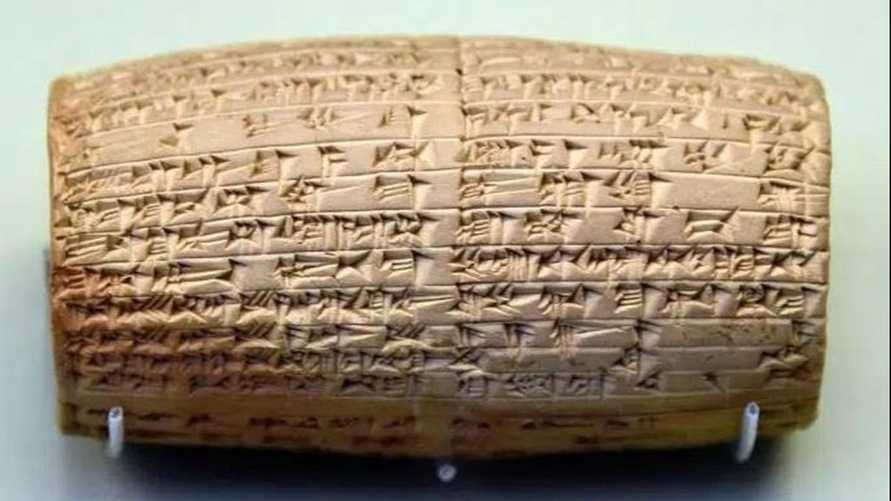 Penggalian pertama yang tercatat di dunia adalah kuil Ebabbar di Sippar, di Irak tengah saat ini,