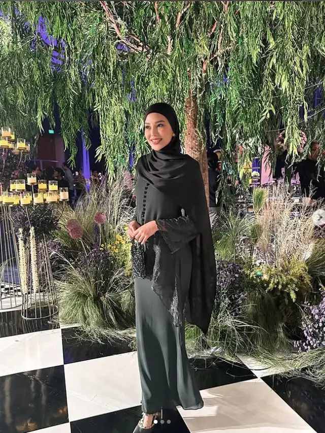 6 Inspirasi Outfit Gamis Kasual Dara Arafah untuk Usia 25-an, Stylish dan Trendi