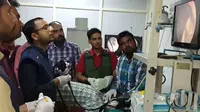 Dokter di sebuah rumah sakit di India tak menyangka jika di perut pasiennya ada banyak benda aneh.