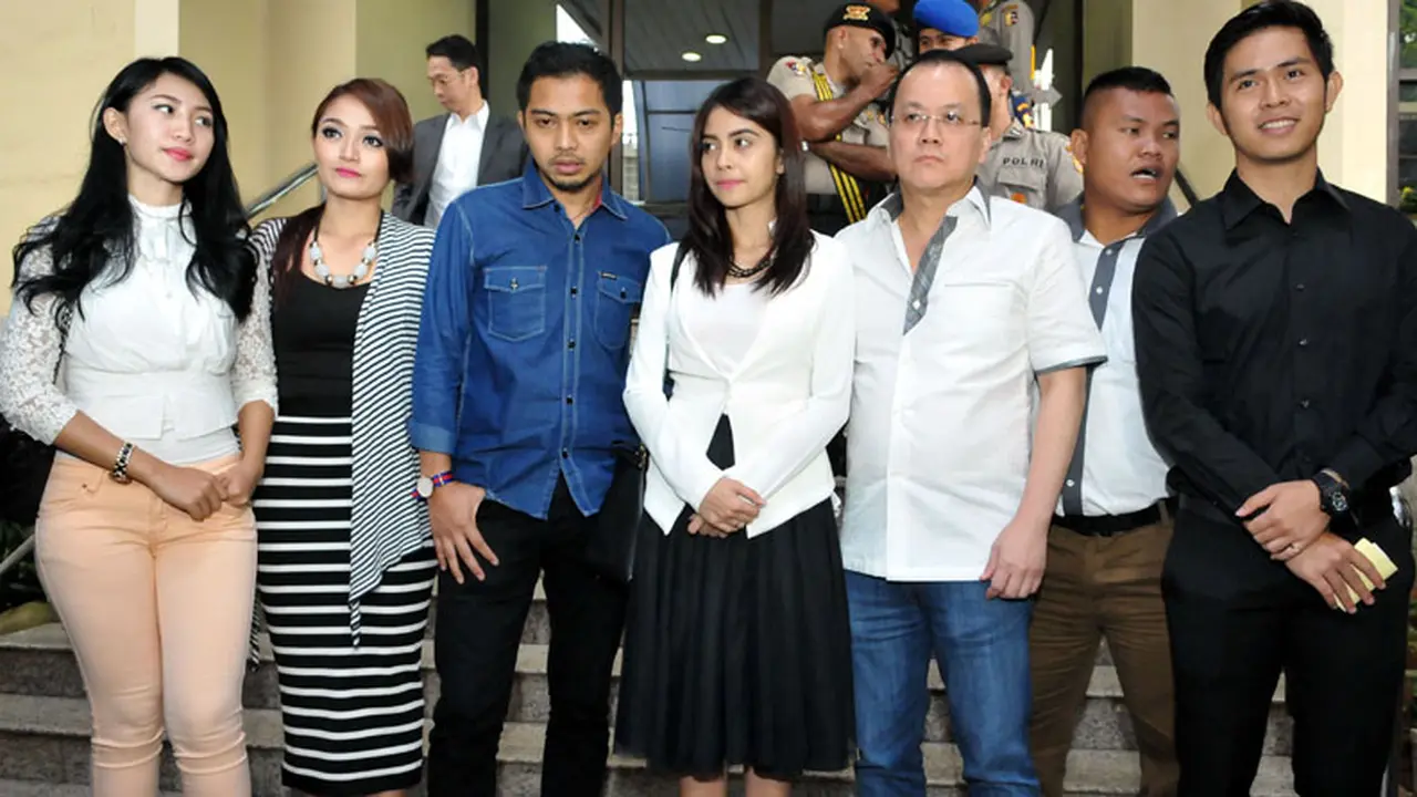 Ngadu ke Kapolri, Belasan Artis Rela Jalan Kaki