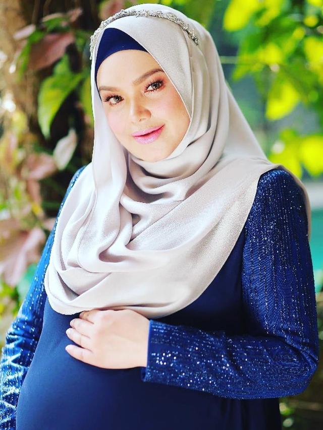 Melahirkan Siti Nurhaliza Rahasiakan Wajah Dan Nama Anak Showbiz