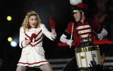 Aksi Madonna tampil energik di panggung