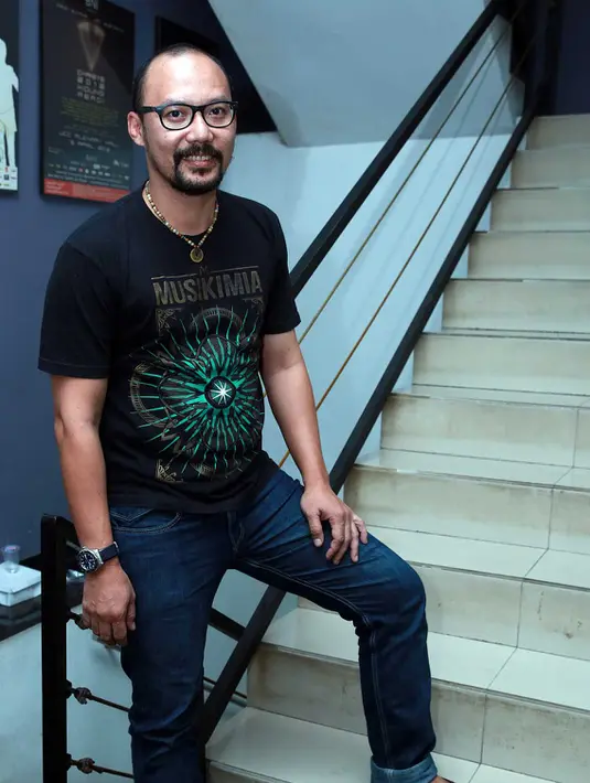 Di acara spesial ini Yoyo melakukan kolaborasi dengan gitaris kenamaan Indonesia, Baron dan band Kotak. (Deki Prayoga/Bintang.com)