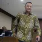 Mantan Sekretaris Mahkamah Agung (MA) Nurhadi Abdurachman usai menjadi saksi pada sidang lanjutan dugaan suap terkait pengurusan sejumlah perkara dengan terdakwa Eddy Sindoro di Pengadilan Tipikor, Jakarta, Senin (21/1). (Liputan6.com/Helmi Fithriansyah)