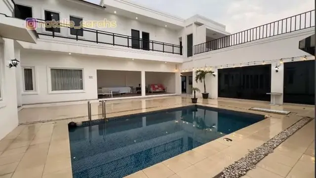 Potret Kebakaran Rumah Umi Pipik (YouTube/Natalie Sarah Vlog)