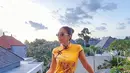 Potret Wulan Guritno pakai cheongsam (sumber: Instagram/wulanguritno)