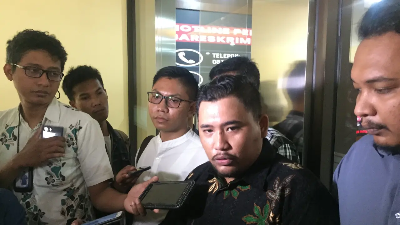 Jaringan Aktivis Indonesia. Lewat perwakilannya, Donny Manurung