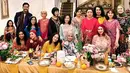 Terlihat hadir dalam bukber Geng Kepompong, diantaranya Mega Selvia, Viona Rosalina, Yuni Shara, Cut Keke, Iis Dahlia, Chintami Atmanegara, Marini Zumarnis, Melly Goeslaw, Diah Permatasari, Arzetti Bilbina dll. [Instagram/chintamiatmanagara]