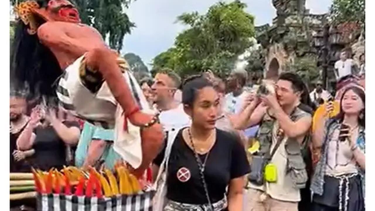 8 Potret Artis Rayakan Nyepi 2025, Jadi Momen Nikmati Parade Ogoh-Ogoh