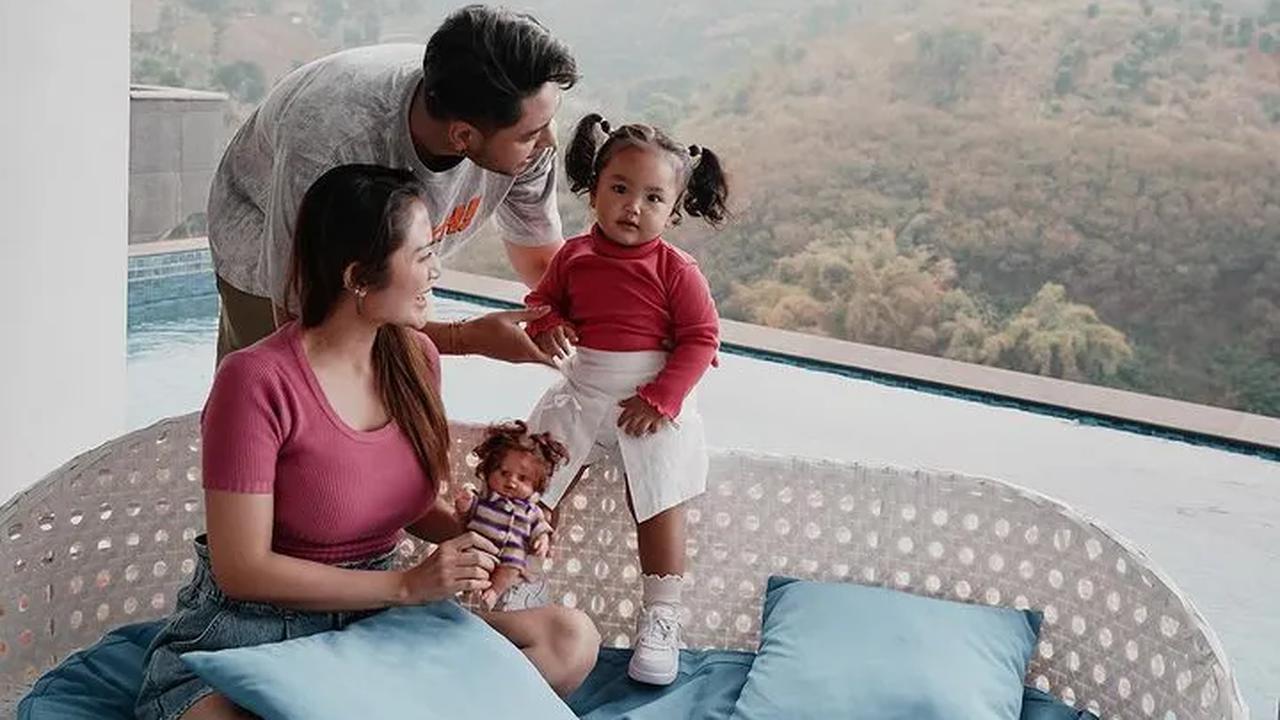 Ada juga yang salfok dengan rambut Xarena. Potretnya lucu banget.<br>