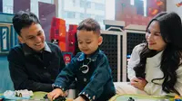 Anak Banyak Tanya Jangan Dimarahi, Ini Tahap Penting di Masa Emas Si Kecil