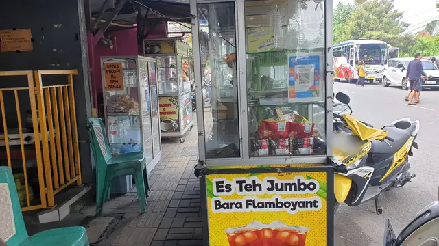 Rental Motor hingga Jual Es Teh, Usia 72 Tahun Tak Jadi Penghalang Jalankan Usaha
