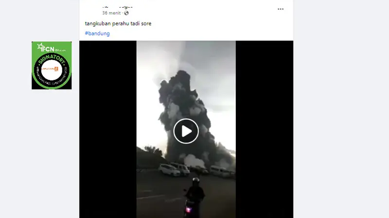 Tangkapan layar unggahan akun Facebook yang mengklaim Gunung Tangkuban Parahu erupsi pada 7 Desember 2023 di media sosial