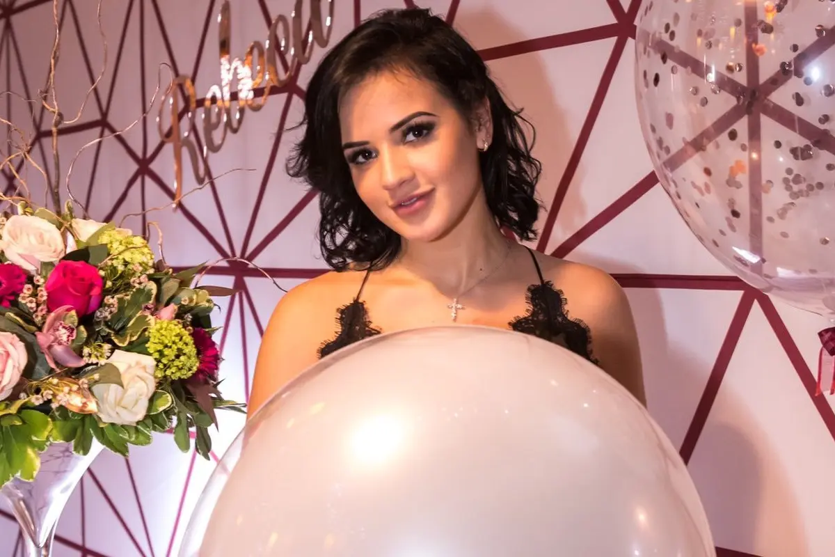 Rebeca Tavares, istri dari gelandang Liverpool Fabinho