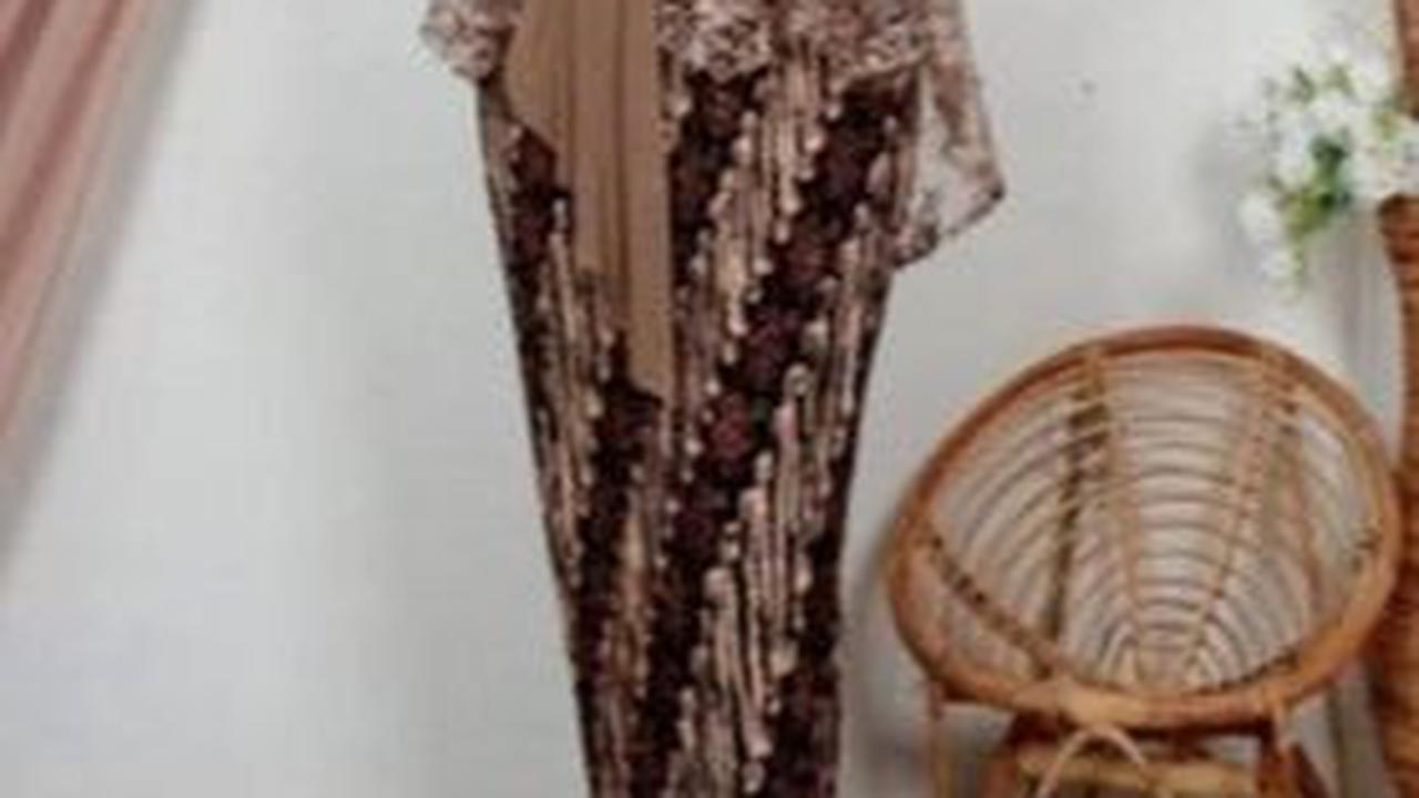 10. Kebaya Brukat Tile Mix Selendang Ceruty<br>