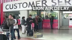 5 penerbangan maskapai Lion Air mengalami keterlambatan dari Senin dinihari tadi, keterlambatan mencapai hingga 12 Jam. Banyak calon penumpangkebingungan karena tidak ada penjelasan yang pasti penyebab keterlambatan tersebut dari Lion Air