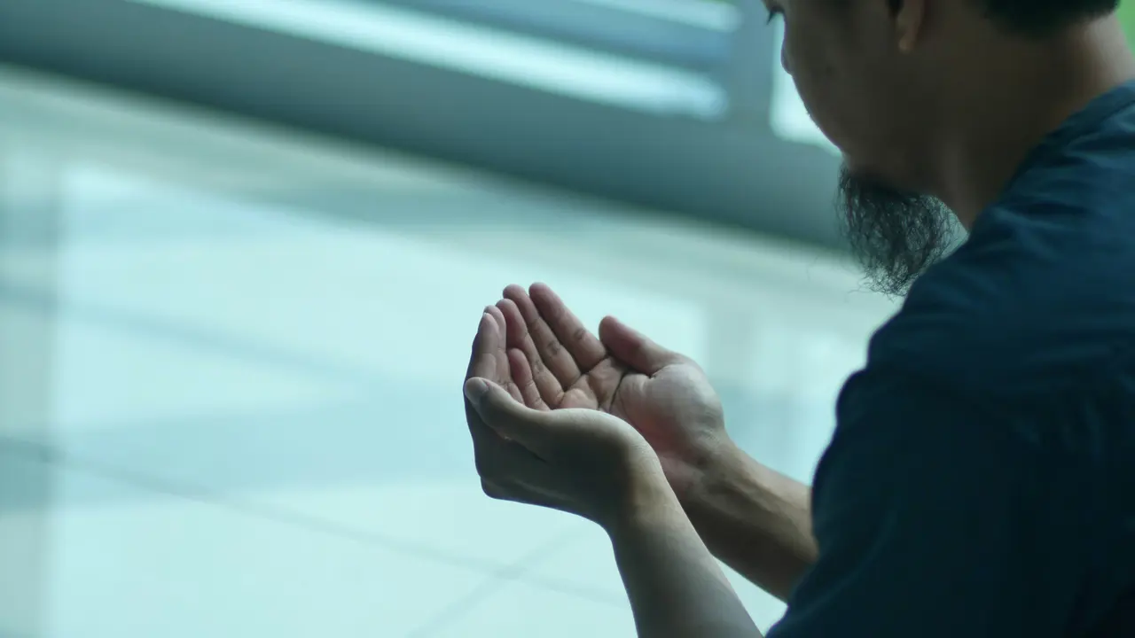 Ilustrasi Doa Awal Ramadhan/Photo by Masjid MABA on Unsplash