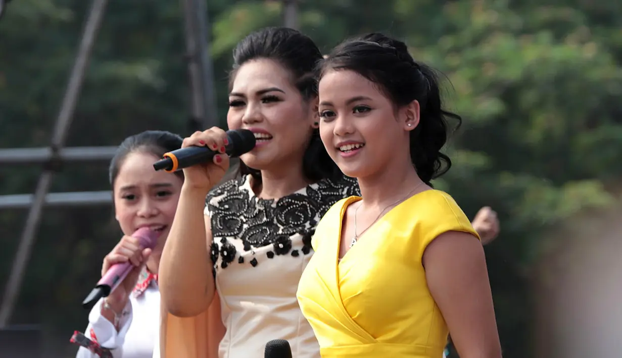 Nama-nama pengisi acara di konser tersebut merupakan para bintang papan atas,  seperti Raja Dangdut Rhoma Irama, Zaskia Gotik, Cita Citata dan para penyanyi dangdut jebolan D’ Academy Indosiar seperti Lesti, Weni, dan Putri. (Deki Prayoga/Bintang.com)