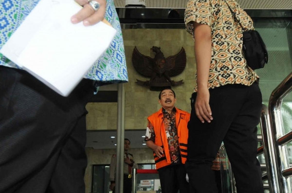 Terkait suap DPRD Sumut, masa tahanan Saleh Bangun juga diperpanjang
