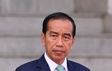 Ganjar Minta Jokowi Segera Klarifikasi Simbol Dua Jari dari Mobil Kepresidenan