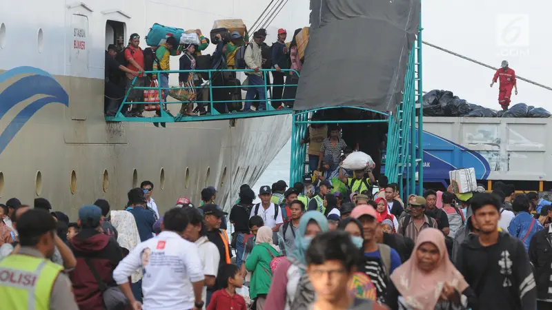 Arus Mudik di Surabaya