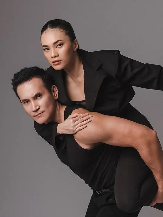 Aktor kelahiran Manado 48 tahun silam itu juga membantah kandasnya hubungannya karena perbedaan keyakinan. Marcelino  juga membantah adanya orang ketiga diantara keduanya. [Foto: Instagram.com/mariophotographie/Kapanlagi]