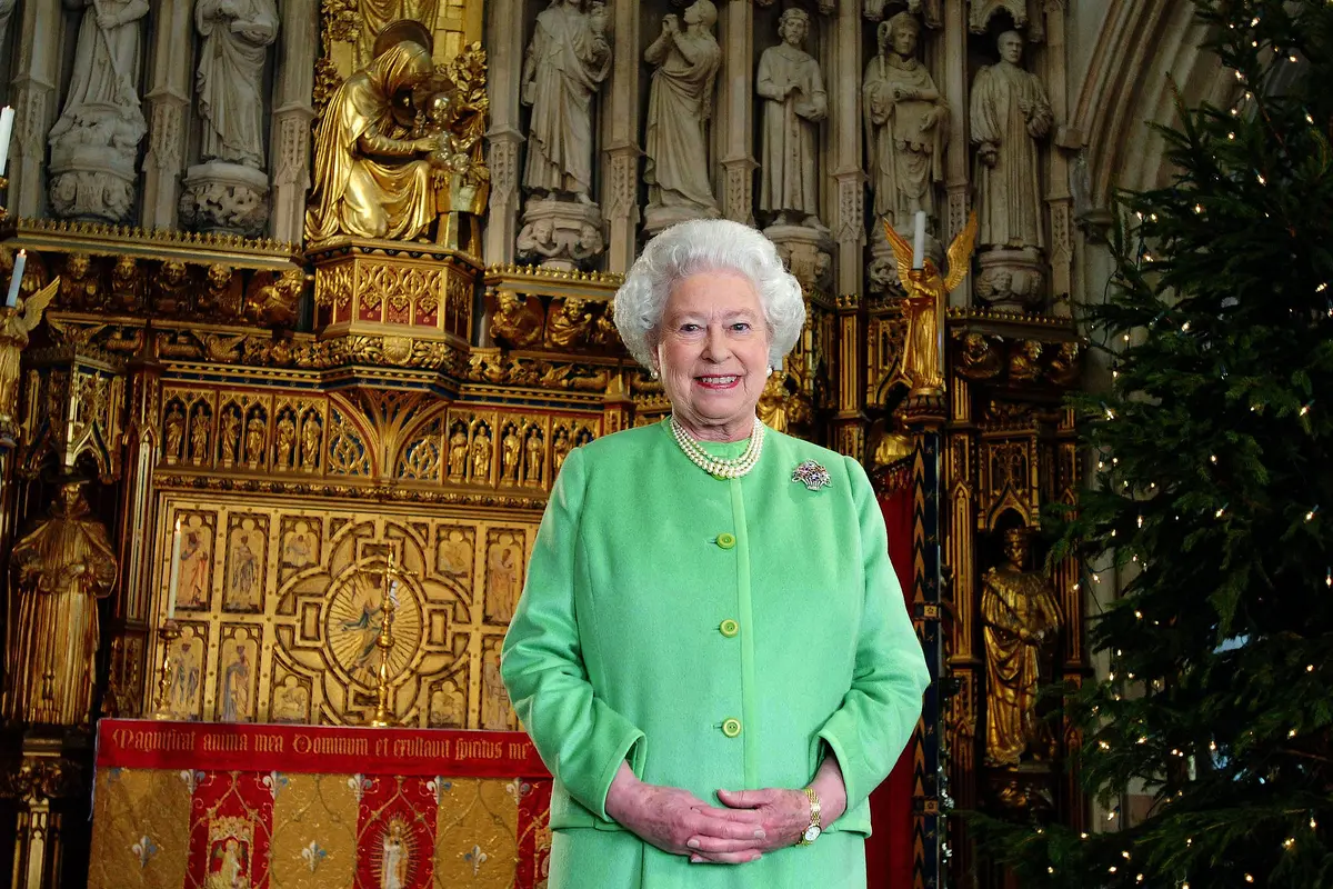 90 Fakta Ratu Inggris Elizabeth II yang Bikin Kamu Bengong (3)