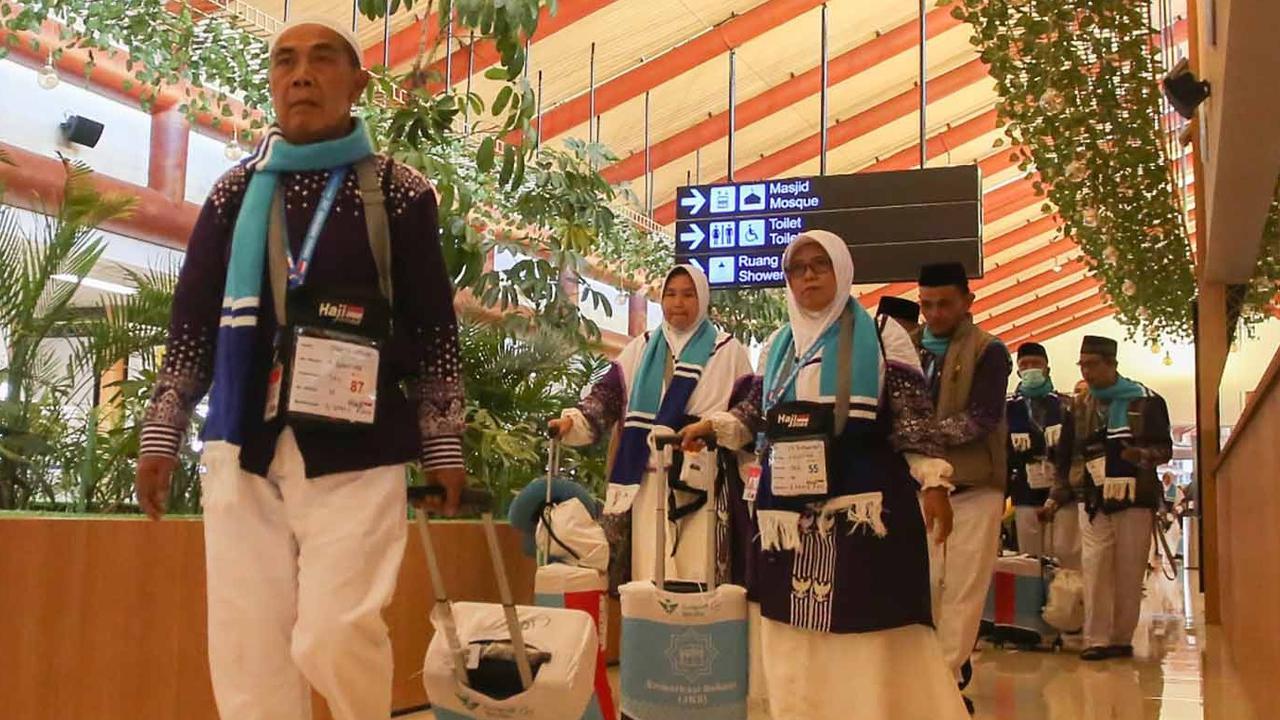 FOTO: Melihat Keberangkatan Jemaah Haji dari Terminal Khusus Haji Bandara Soekarno-Hatta