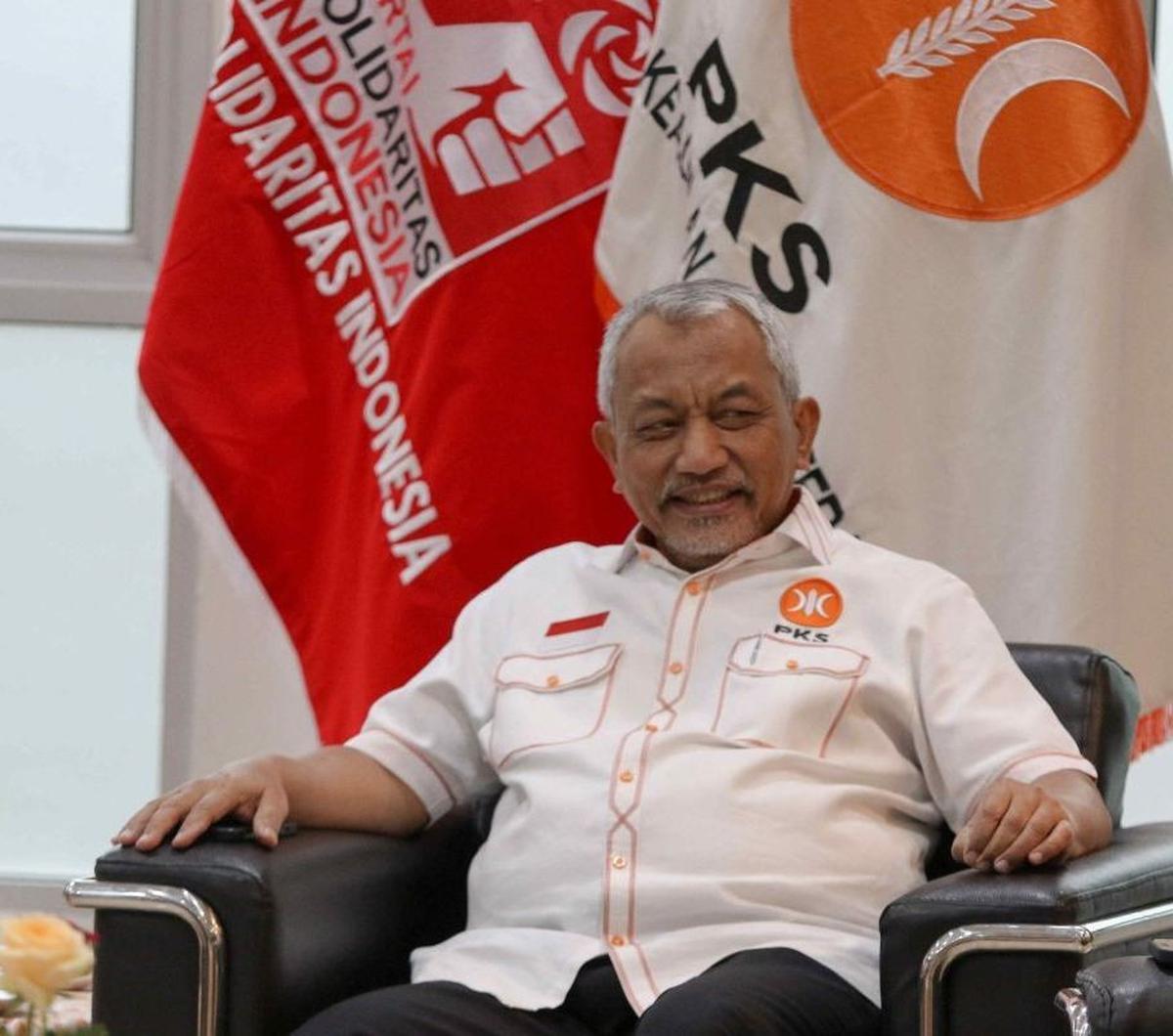 "Alhamdulillah beberapa hal sudah ada titik temu seperti halnya di Banten kita dalam satu koalisi di provinsi dan juga di kabupaten Lebak. Insya Allah juga kita PKS sebagai calon bupatinya dan wakilnya dari PSI," kata Presiden PKS Ahmad Syaikhu di Kantor 