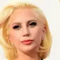 Lady Gaga rayakan ulang tahun bersama kekasihnya dan beberapa teman selebritas Hollywood. 