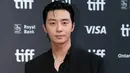 Terlihat juga aktor ternama asal Korea Selatan, Park Seo Joon yang hadir untuk memperkenalkan film yang dibintanginya, Concrete Utopia. Ia tampil gagah dengan setelan jas dan kemeja hitam. [@gabrieldisante]