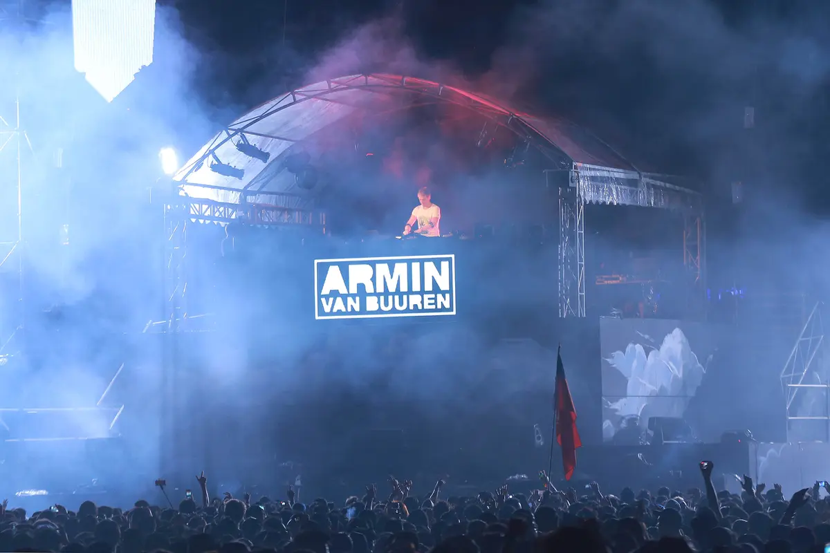 [Bintang] Armin van Buuren