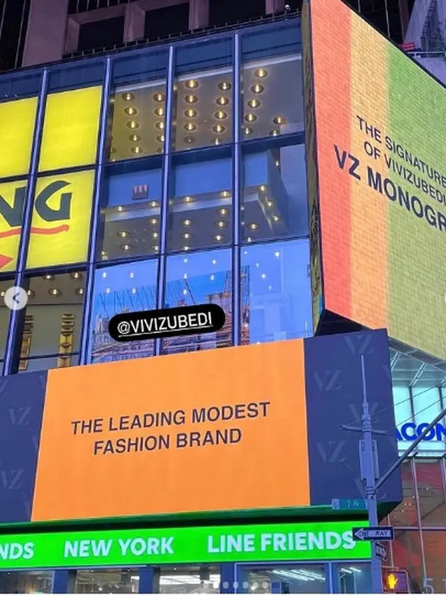 Karya Desainer Vivi Zubedi Mejeng di Times Square New York
