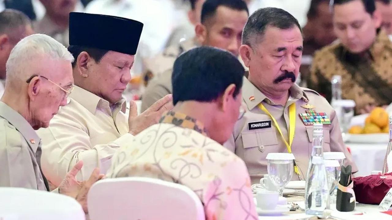 VIDEO: Momen Prabowo & Jenderal Sepuh Try Sutrisno Satu Meja Halal Bihalal Purnawirawan TNI