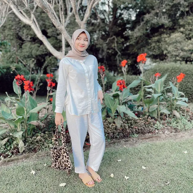 Pernah Dekat dengan Athalla, Ini 6 Potret Selebgram Ansellma Putri Mantap Berhijab