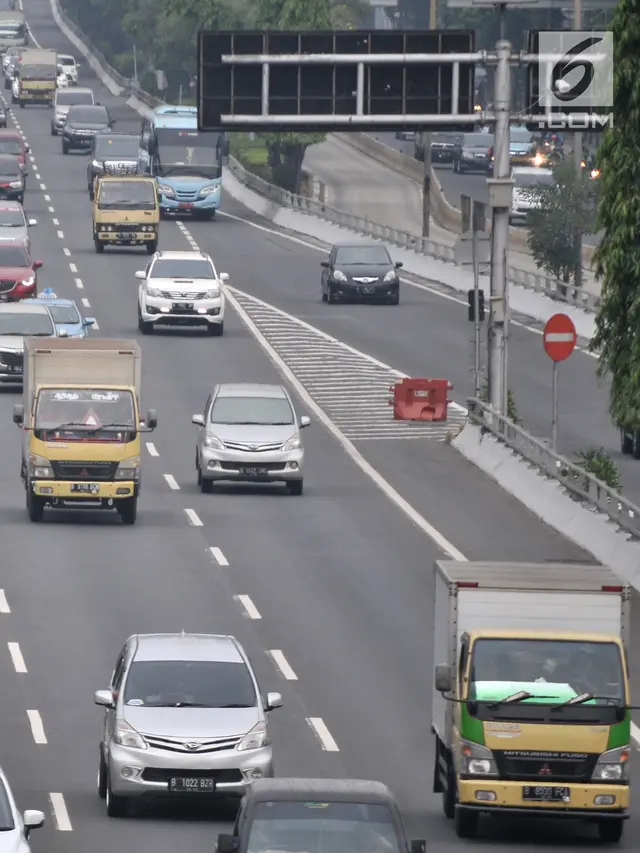 Mulai 18 Agustus, Truk Dibatasi Lewat Tol