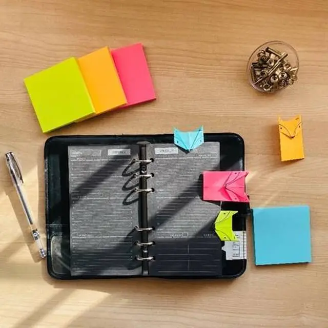 Dan bookmark berbentuk rubah hasil buatan tangan Anda pun sudah selesai