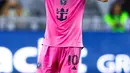 Keunggulan Charlotte tak bertahan lama, 10 menit menit berselang Lionel Messi berhasil mencetak gol penyeimbang untuk Inter Miami pada menit ke-67. (Megan Briggs/Getty Images North America/Getty Images via AFP)