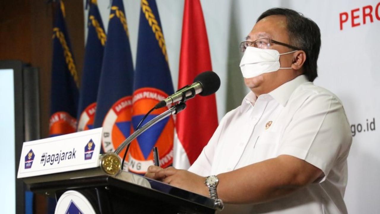 Menteri Riset dan Teknologi/Kepala Badan Riset dan Inovasi Nasional (BRIN) Bambang PS Brodjonegoro menyampaikan ventilator portabel untuk pasien COVID-19 di Graha BNPB, Jakarta, Senin (7/4/2020).