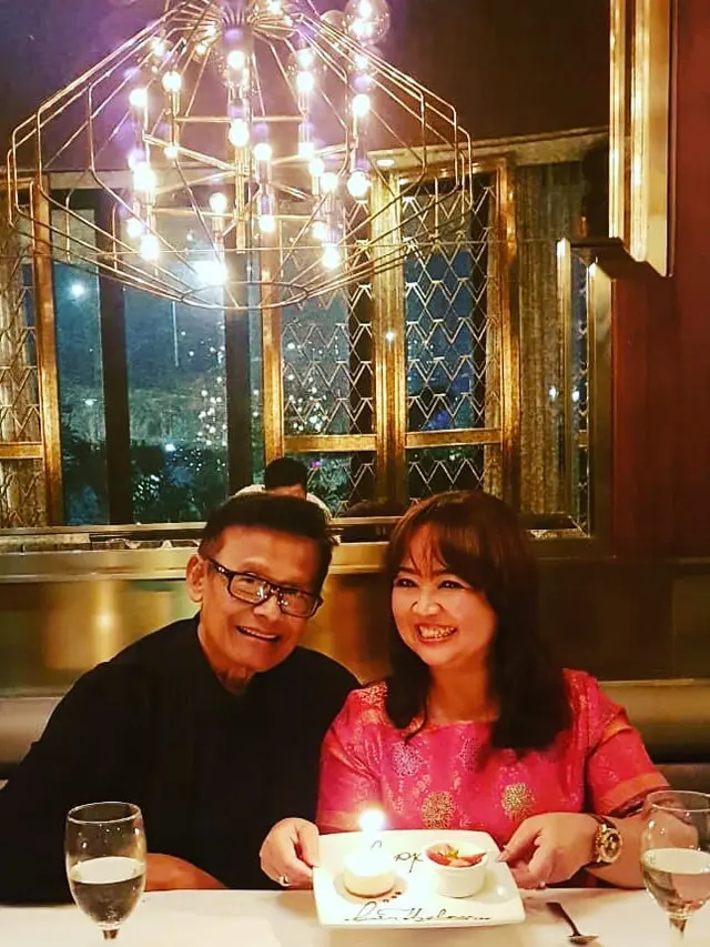 6 Momen Kenangan Romantis Koes Hendratmo dengan Sang Istri Sebelum Meninggal