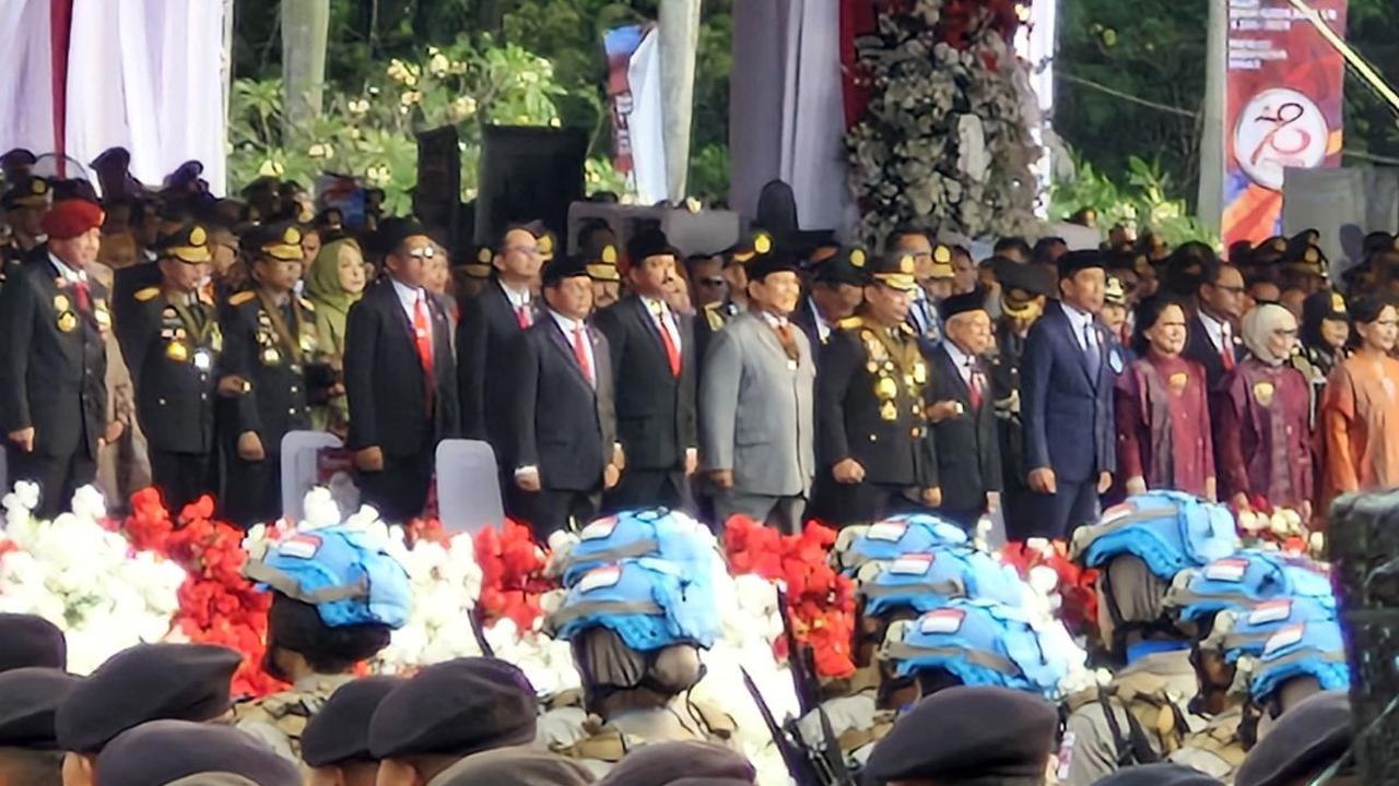 "Polri juga harus mampu mengikuti perkembangan Iptek dan menjalin kerja sama untuk memperkuat keamanan negeri kita," ujarnya.